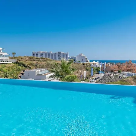 Apartment Newly Built Modern 3 Bdrm Townhouse With Sea View *