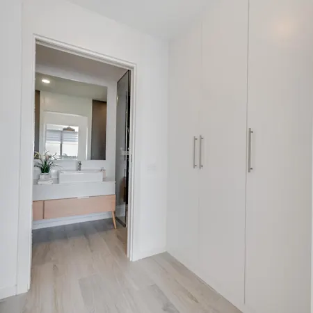 Newly Built Modern 3 Bdrm Townhouse With Sea View Estepona