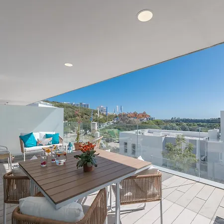 Newly Built Modern 3 Bdrm Townhouse With Sea View *