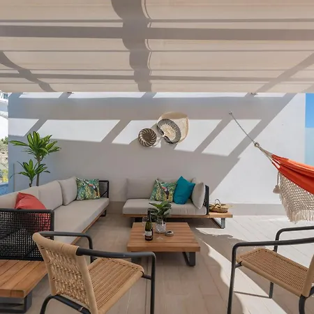 Newly Built Modern 3 Bdrm Townhouse With Sea View Apartment *